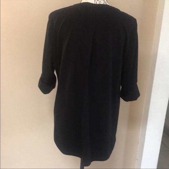 Style & CO Beautiful Black Top w/sequins. Large
60% Cotton, 40% Polyester - Picture 3 of 12